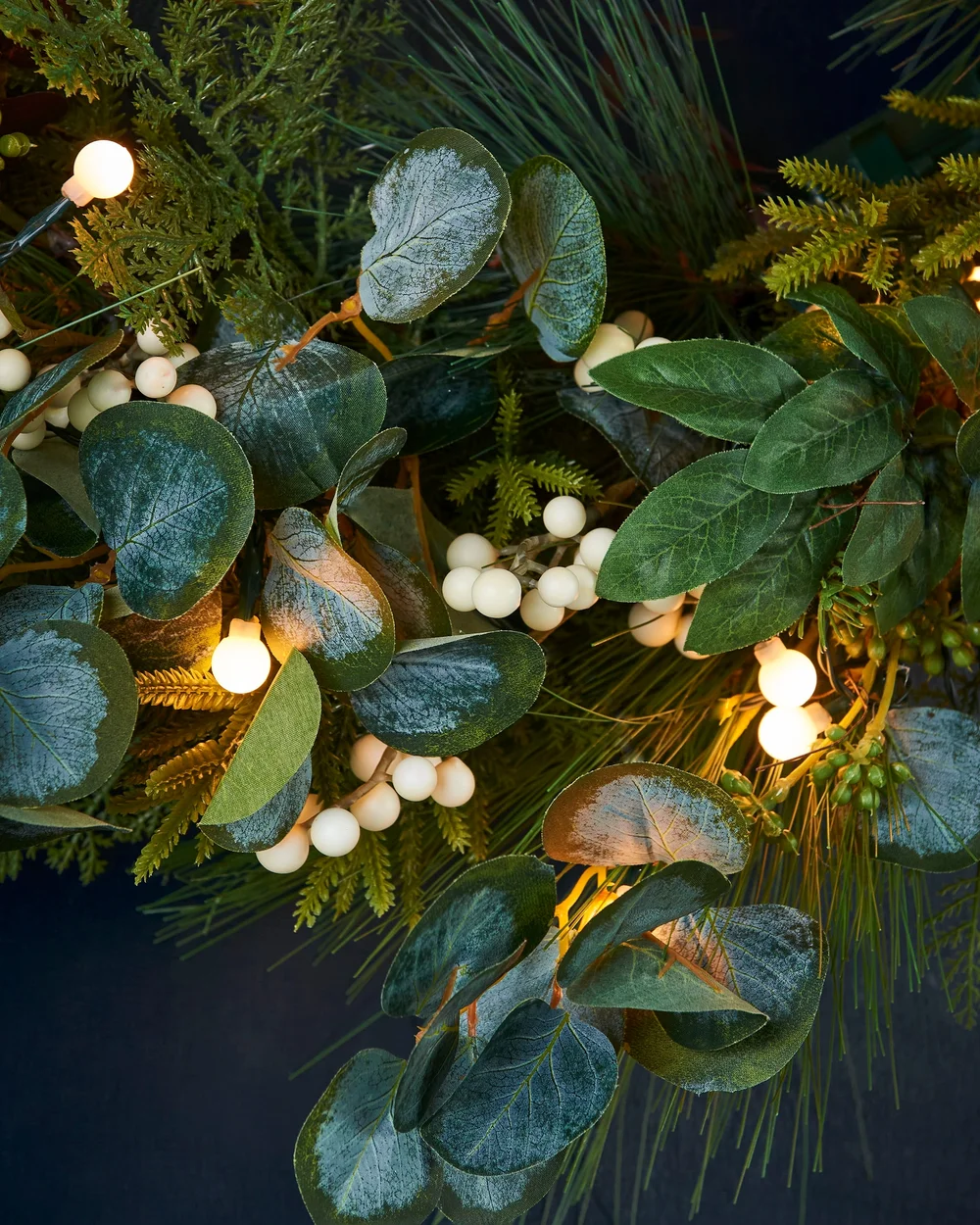 WeRChristmas Green Pre-Lit Artificial Christmas Garland With Eucalyptus And Berries 50 Warm White Leds 9 Ft - No Size Image 4