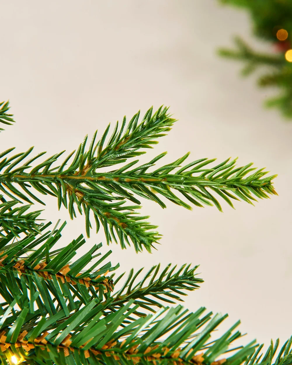 WeRChristmas Green Pre-Lit Douglas Fir Artificial Christmas Garland 80 Warm White Leds 9 Ft - No Size Image 6