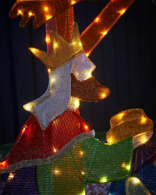 WeRChristmas White 2D Tinsel Nativity Scene Silhouette 160 X 156 Cm - No Size Image 4