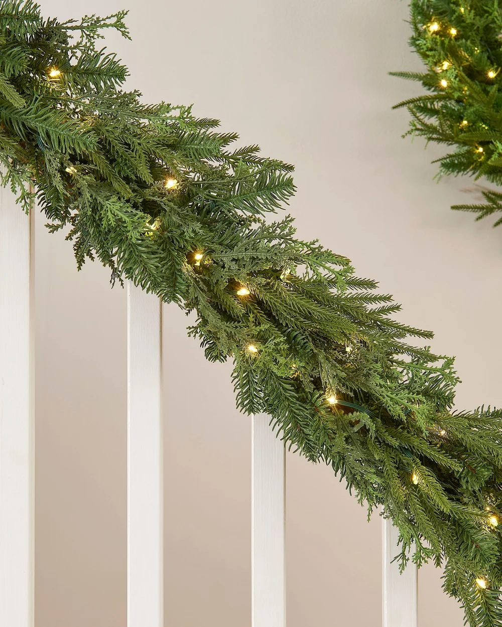 WeRChristmas Pre-Lit Natural Fir Garland 9 Ft - No Size Image 2
