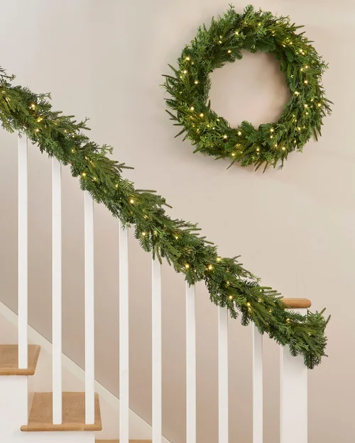 WeRChristmas Pre-Lit Natural Fir Garland 9 Ft - No Size Image 4