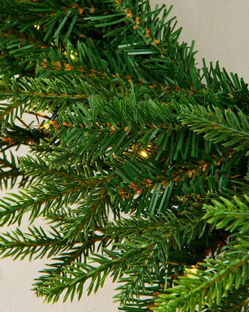 WeRChristmas Green Pre-Lit Douglas Fir Artificial Christmas Wreath 60 Warm White Leds 60 Cm - No Size Image 5