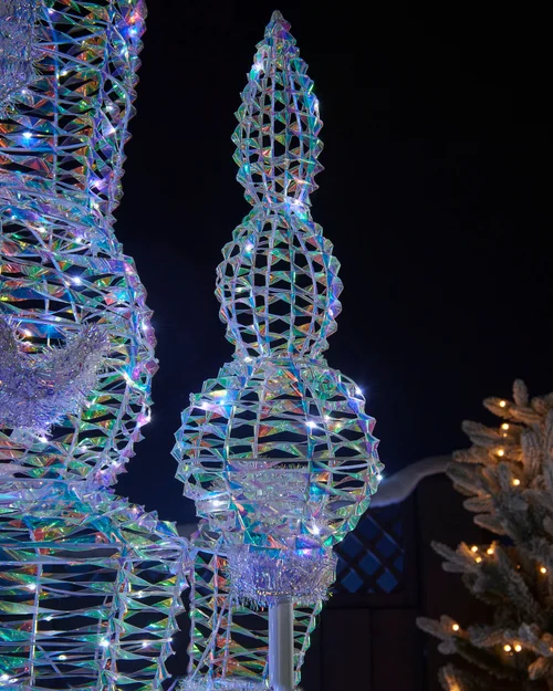 WeRChristmas Multi-Colour Pre-Lit Iridescent Nutcracker 400 White Leds 5 M Lead Entrance And Garden Display 6.5 Ft - No Size Image 4