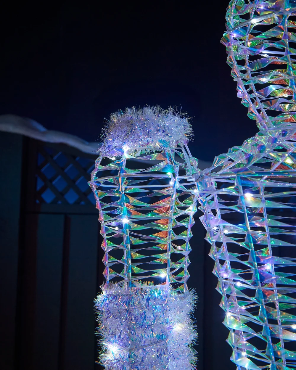 WeRChristmas Multi-Colour Pre-Lit Iridescent Nutcracker 400 White Leds 5 M Lead Entrance And Garden Display 6.5 Ft - No Size Image 6