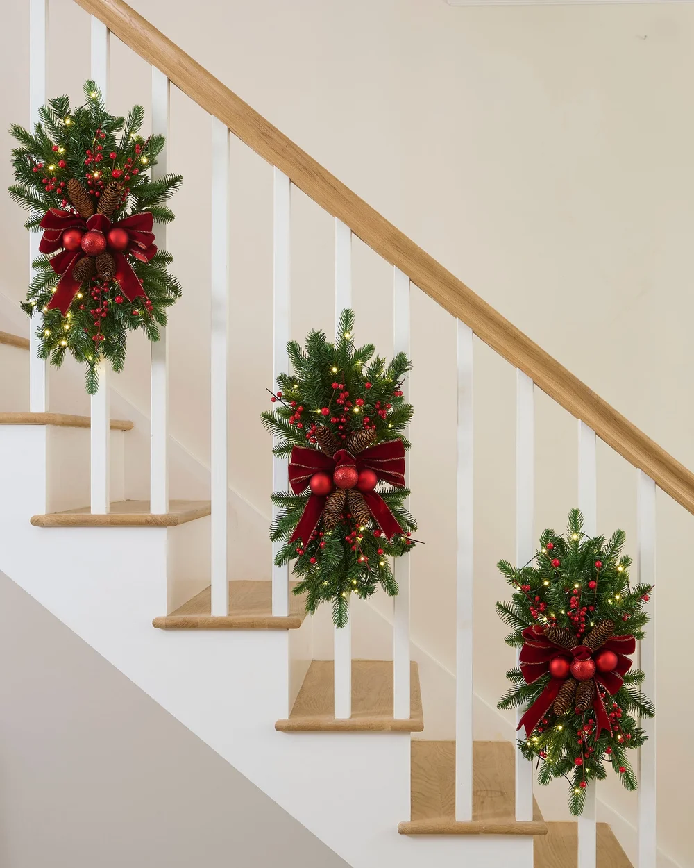 WeRChristmas Multi-Colour Pre-Lit Red And Burgundy Garland Swag 60 Cm - No Size Image 3