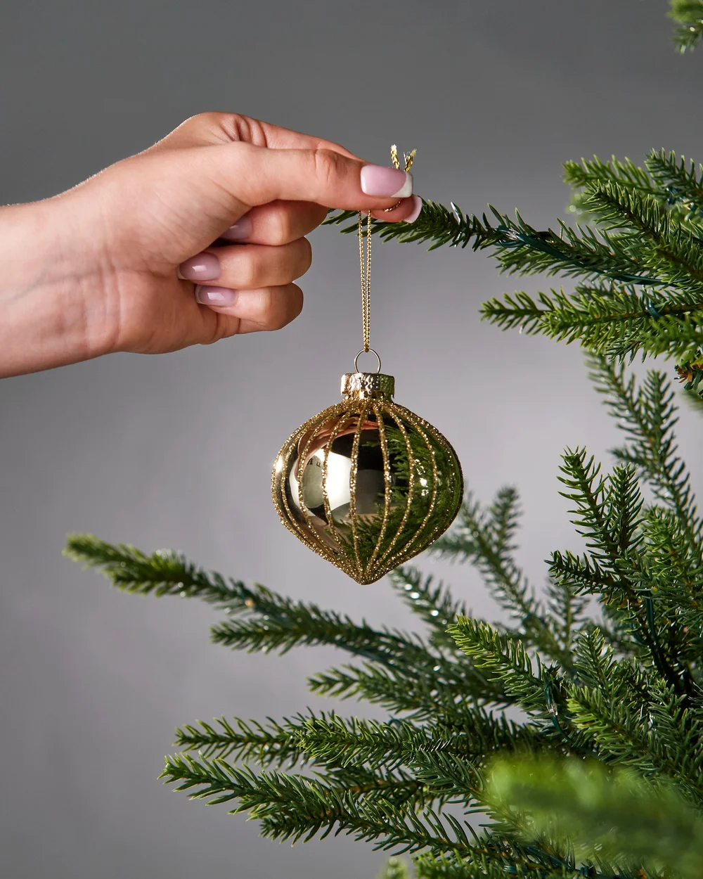 WeRChristmas Pale Gold Glass Christmas Baubles 20 Pack 6.6 Cm - No Size Image 4