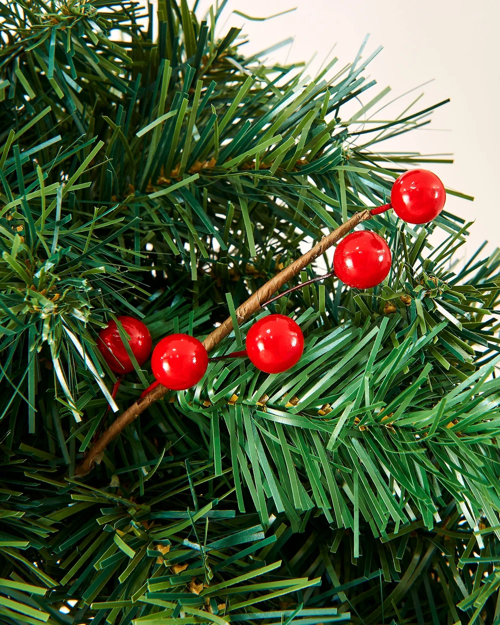 WeRChristmas Green Extra-Thick Mixed Pine Artificial Christmas Garland With Pinecones And Berries 9 Ft - No Size Image 5