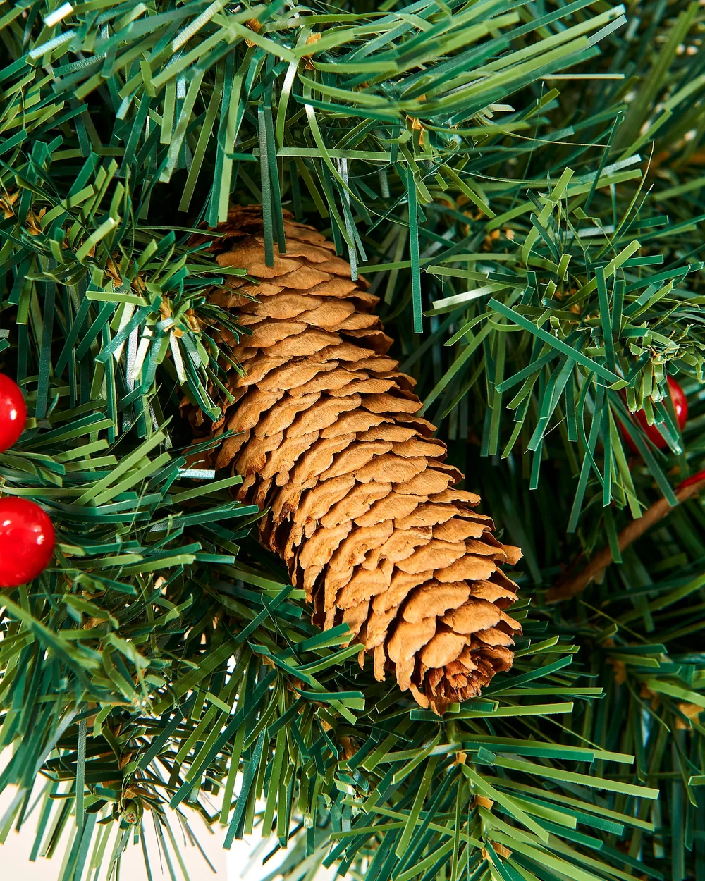 WeRChristmas Green Extra-Thick Mixed Pine Artificial Christmas Garland With Pinecones And Berries 9 Ft - No Size Image 6