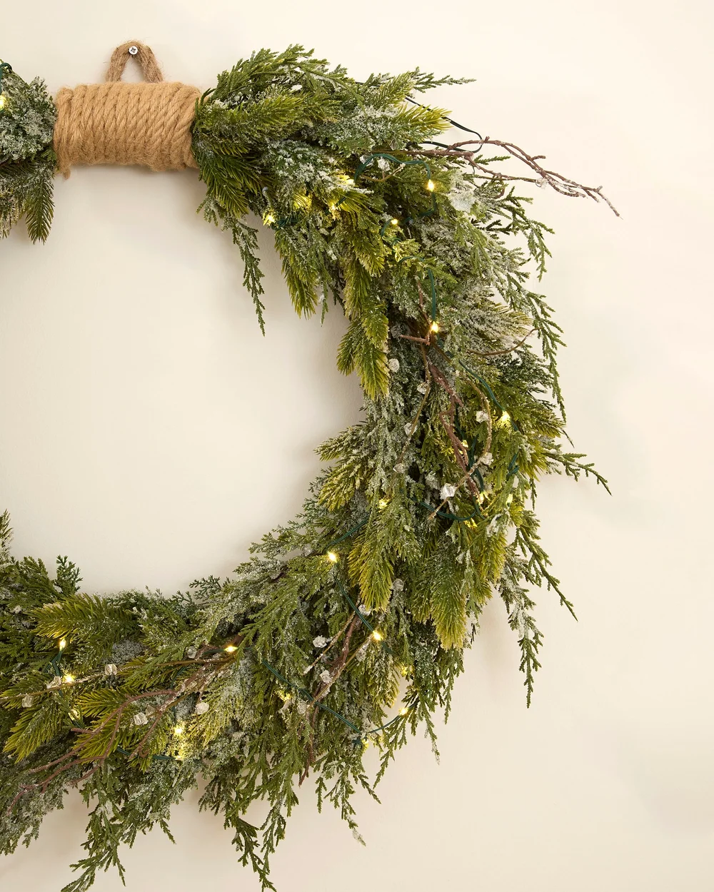 WeRChristmas Pre-Lit Decorative Snow-Flocked Wreath 76 Cm - No Size Image 4