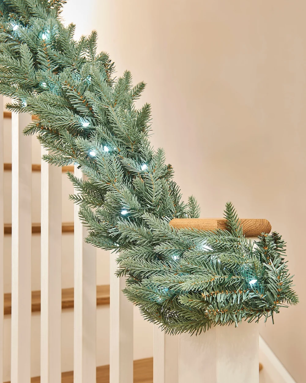 WeRChristmas Blue Pre-Lit Mixed Pine Artificial Christmas Garland 100 Warm White And Ice White Leds 9 Ft - No Size Image 4