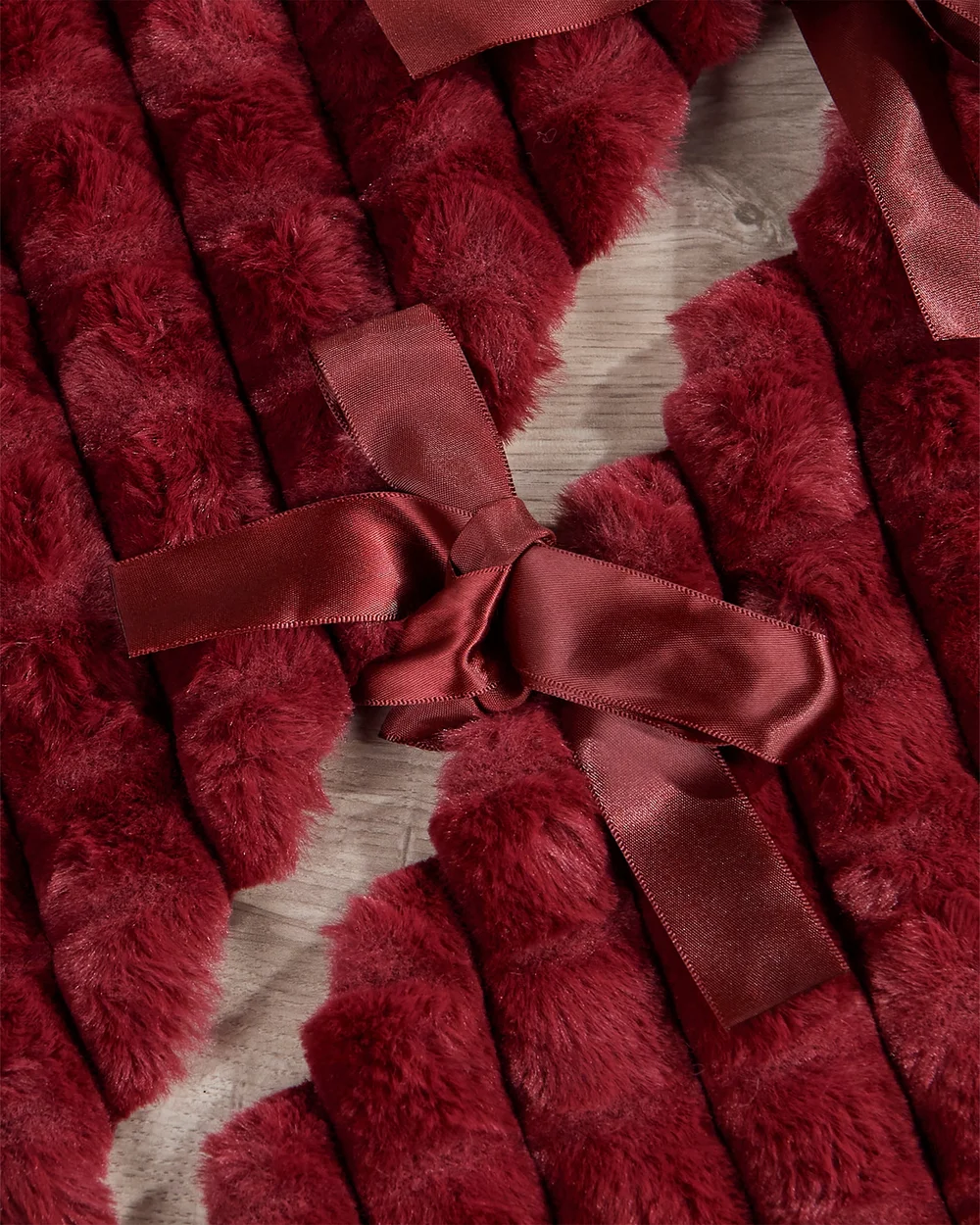 WeRChristmas Burgundy Diamond Faux Fur Christmas Tree Skirt 122 Cm - No Size Image 5