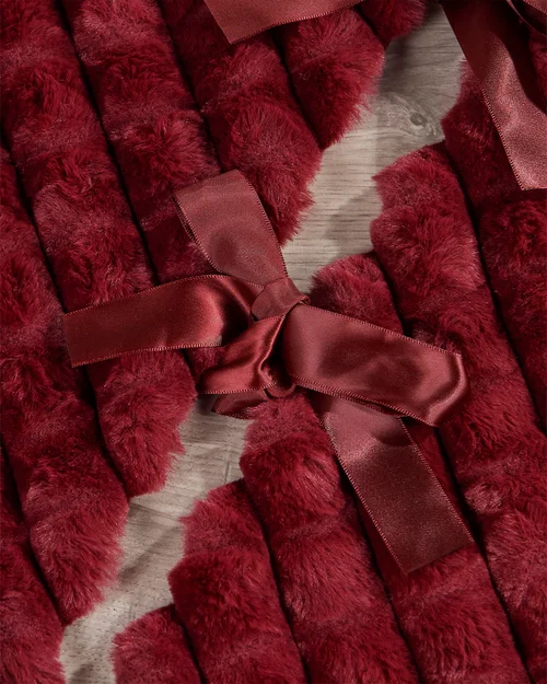 WeRChristmas Burgundy Diamond Faux Fur Christmas Tree Skirt 122 Cm - No Size Image 5