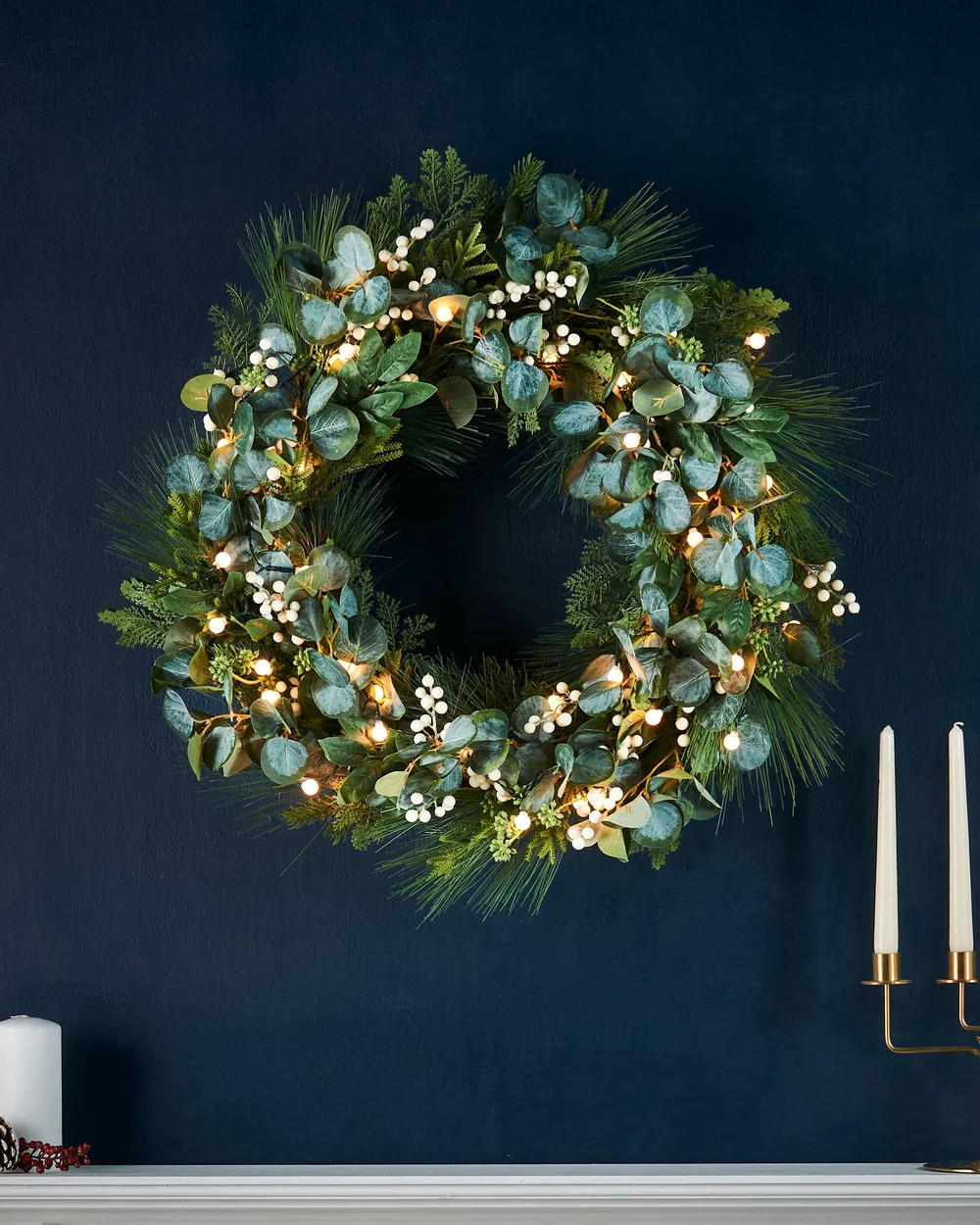 WeRChristmas Green Pre-Lit Artificial Christmas Wreath With Eucalyptus And Berries 40 Warm White Leds 76 Cm - No Size Image 3
