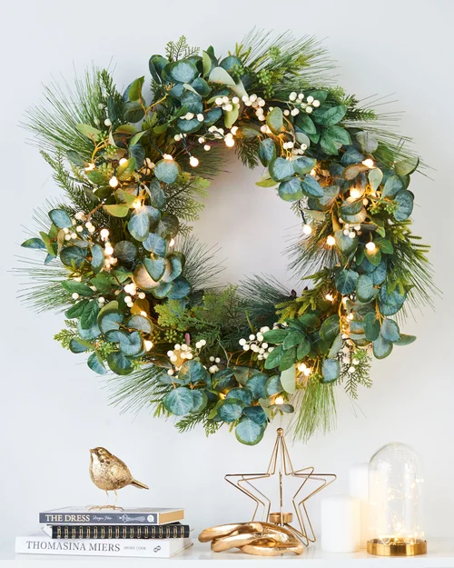 WeRChristmas Green Pre-Lit Artificial Christmas Wreath With Eucalyptus And Berries 40 Warm White Leds 76 Cm - No Size Image 2