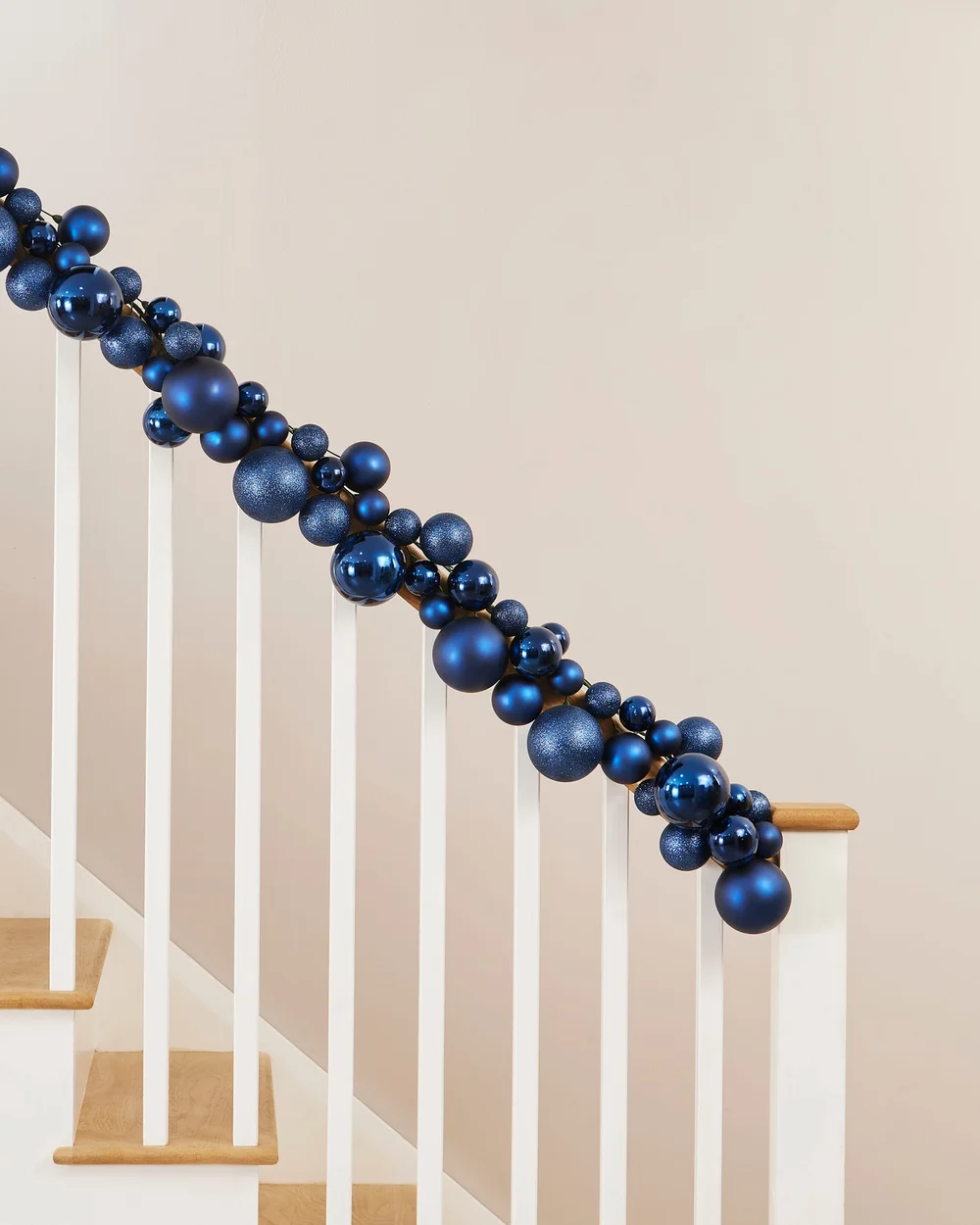 WeRChristmas Navy Bauble Christmas Tree Garland With 84 Mixed Finish Baubles 9 Ft - No Size Image 4