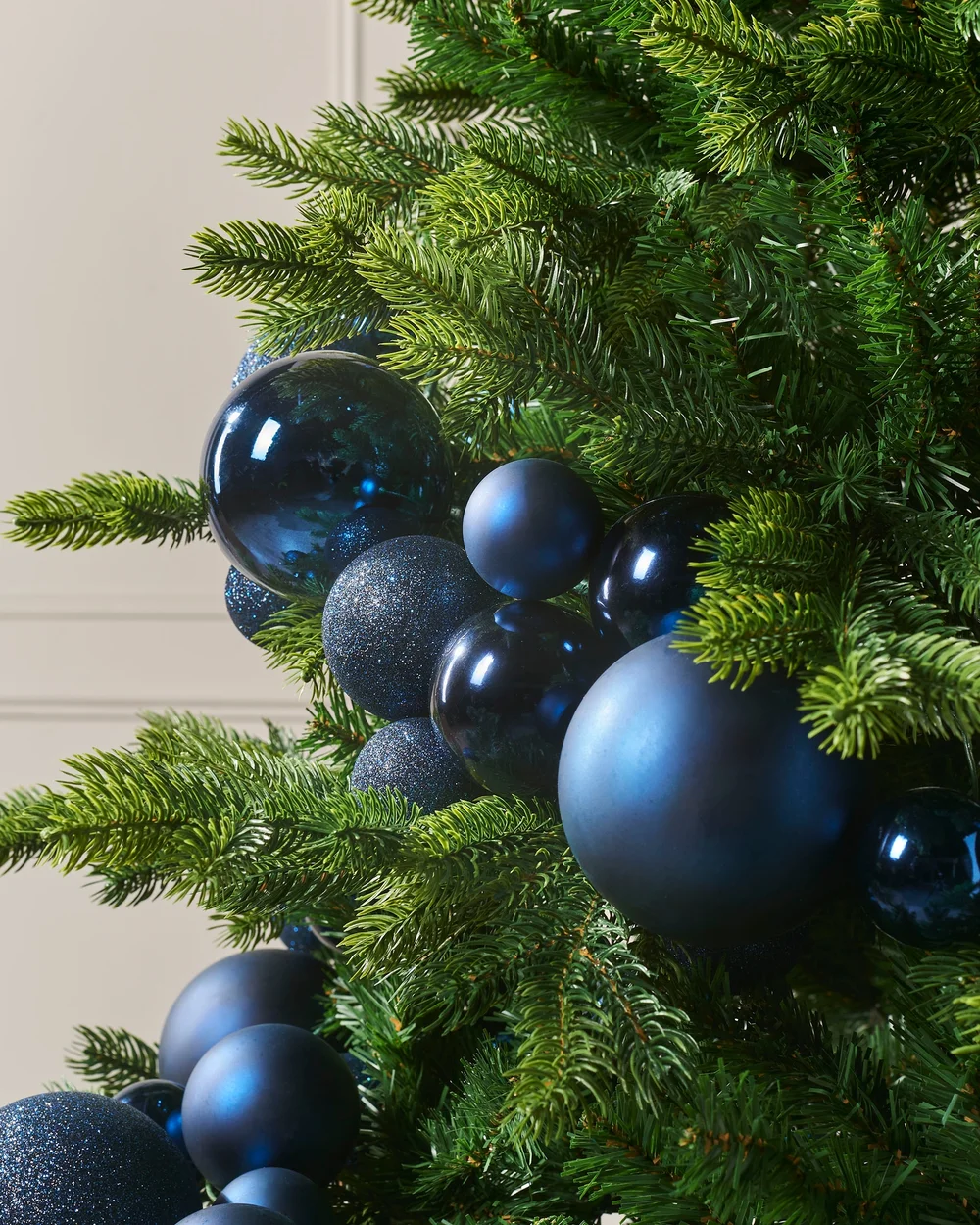 WeRChristmas Navy Bauble Christmas Tree Garland With 84 Mixed Finish Baubles 9 Ft - No Size Image 3