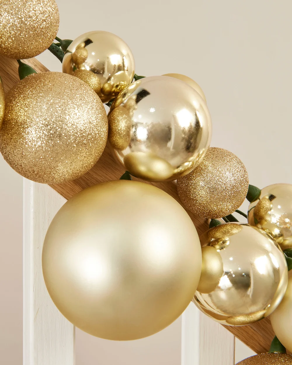 WeRChristmas Gold Christmas Bauble Garland 84 Shatterproof Baubles 9 Ft - No Size Image 5