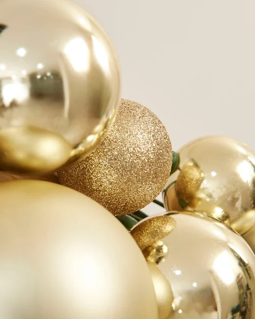 WeRChristmas Gold Christmas Bauble Garland 84 Shatterproof Baubles 9 Ft - No Size Image 6