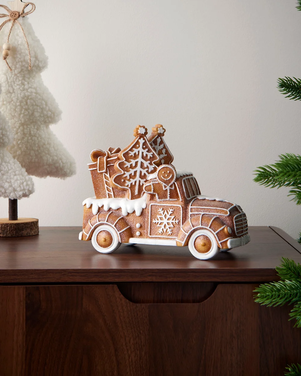 WeRChristmas Gingerbread Car Decoration Festive Ornament With Trees And Gifts 21 Cm - No Size Image 6