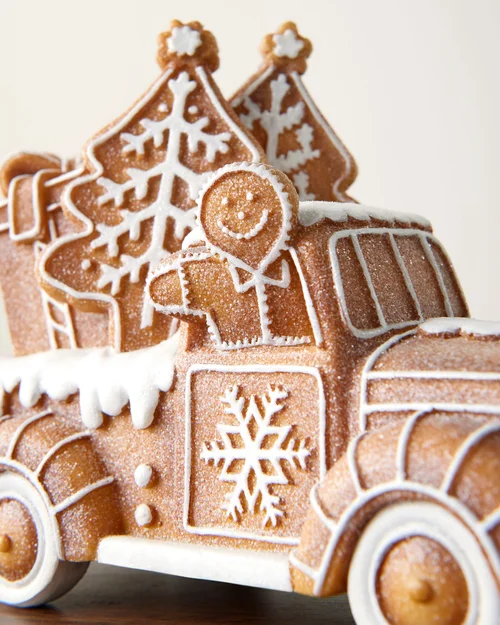 WeRChristmas Gingerbread Car Decoration Festive Ornament With Trees And Gifts 21 Cm - No Size Image 3