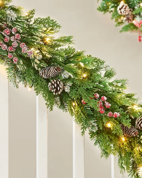 WeRChristmas Green And White Pre-Lit Snow-Flocked Mixed-Tip Artificial Christmas Garland 80 Warm White Leds 9 Ft - No Size Image 2