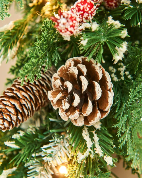 WeRChristmas Green And White Pre-Lit Snow-Flocked Mixed-Tip Artificial Christmas Wreath 40 Warm White Leds 60 Cm - No Size Image 5