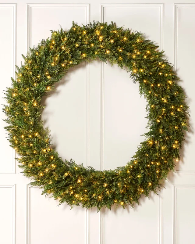 WeRChristmas Natural Pre-Lit Majestic Fir Artificial Christmas Wreath 450 Warm White Leds 1.5 M