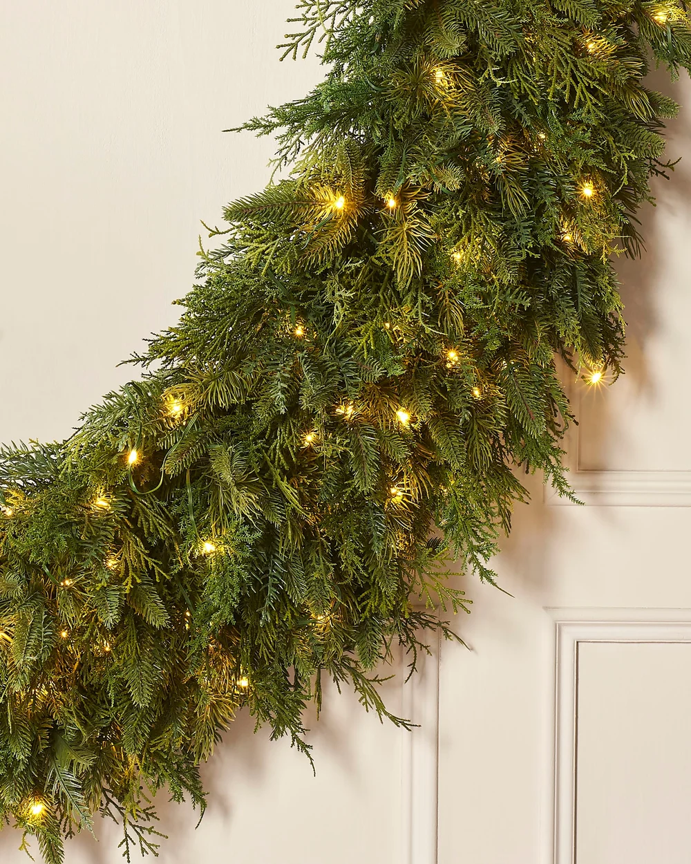 WeRChristmas Natural Pre-Lit Majestic Fir Artificial Christmas Wreath 450 Warm White Leds 1.5 M - No Size Image 4