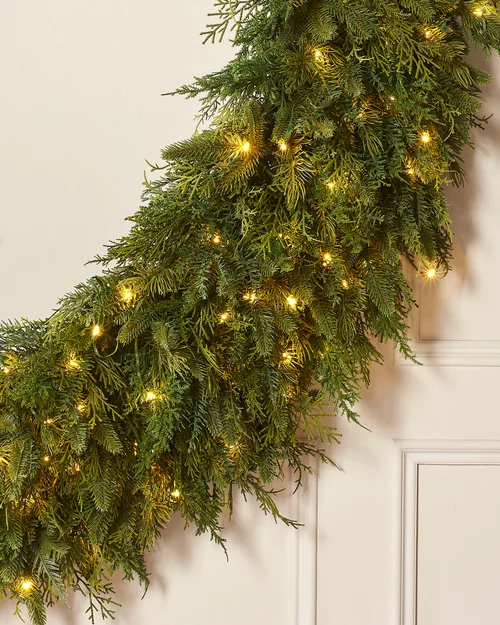 WeRChristmas Natural Pre-Lit Majestic Fir Artificial Christmas Wreath 450 Warm White Leds 1.5 M - No Size Image 4