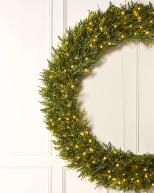 WeRChristmas Natural Pre-Lit Majestic Fir Artificial Christmas Wreath 450 Warm White Leds 1.5 M - No Size Image 3