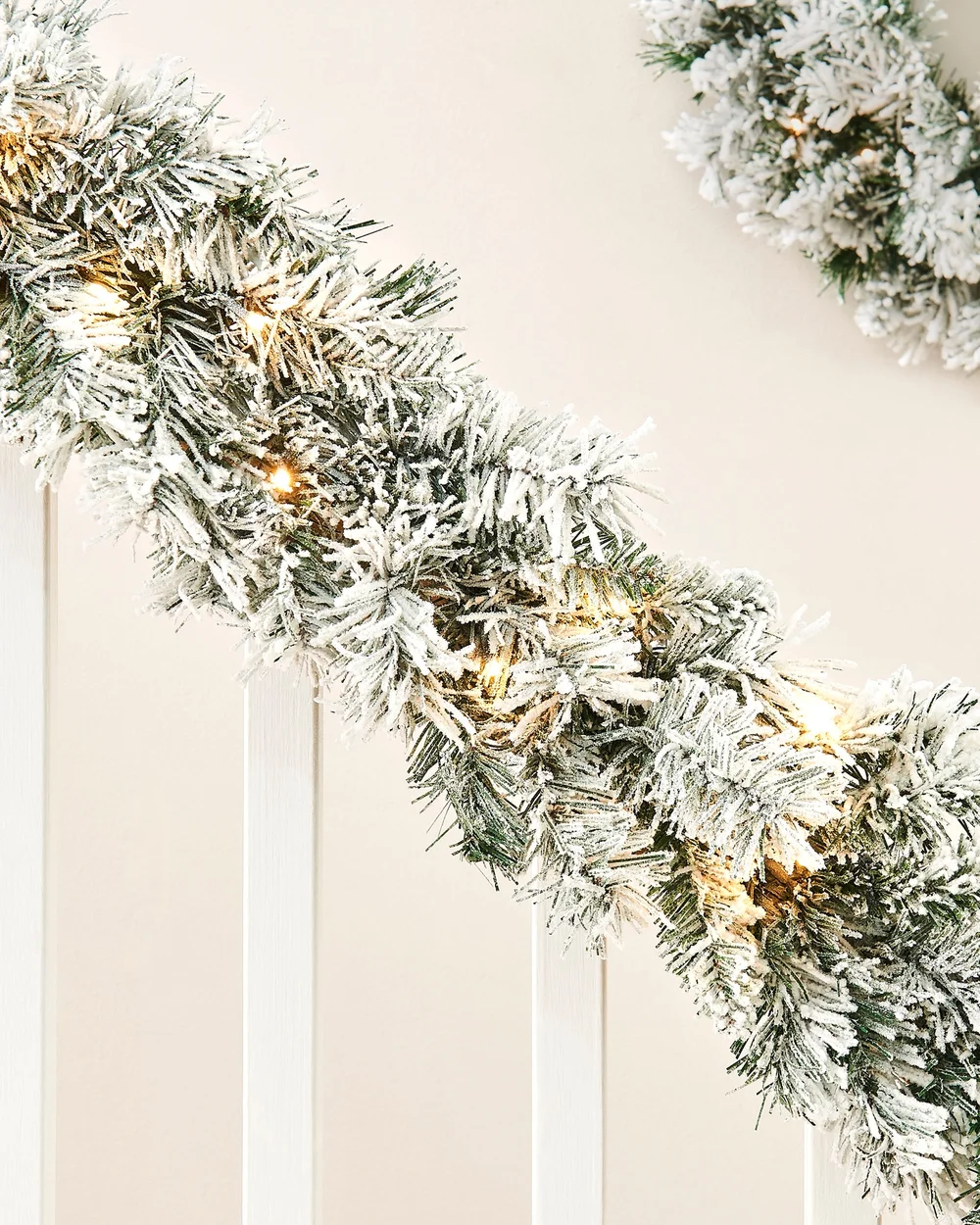 WeRChristmas Green And White Pre-Lit Snow-Flocked Spruce Artificial Christmas Garland 20 Warm White Leds 9 Ft - No Size Image 2