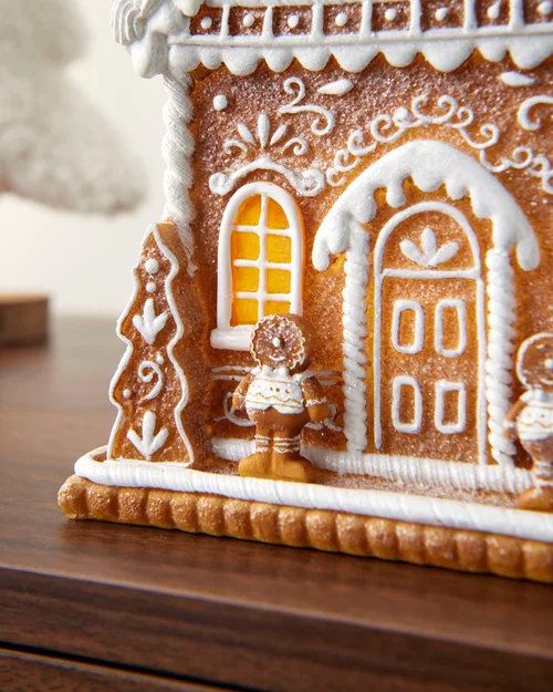 WeRChristmas White Pre-Lit Gingerbread House Ornament Warm White Leds Battery Operated 22.5 Cm - No Size Image 4