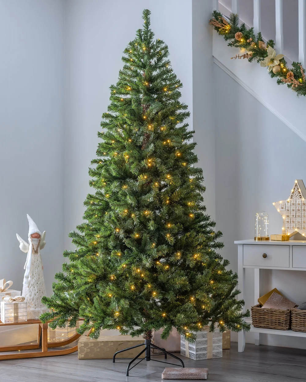 WeRChristmas Green Pre-Lit Emerald Spruce Artificial Christmas Tree 200 Warm White Leds 6 Ft - No Size Image 2