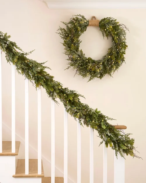 WeRChristmas Pre-Lit Decorative Snow-Flocked Garland 9 Ft - No Size Image 3