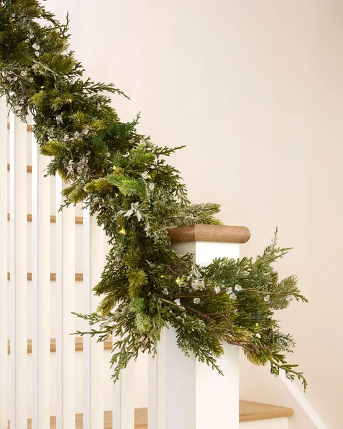 WeRChristmas Pre-Lit Decorative Snow-Flocked Garland 9 Ft - No Size Image 4