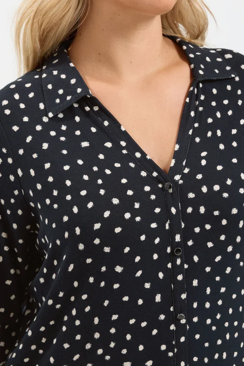 Yours Curve Black Spot Jersey Shirt - 16 Image 4