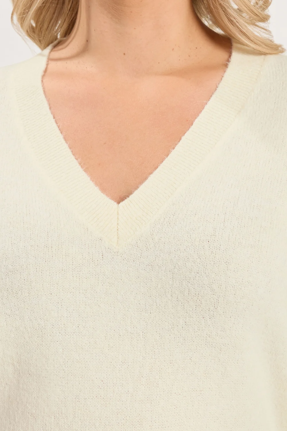 Yours Curve Ivory White V-Neck Soft Touch Jumper - 18-20 Image 4