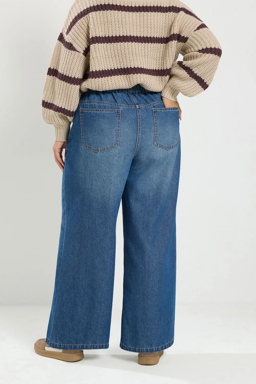 Yours Curve Mid Blue Pull On Jeans - 14/L28 Image 3