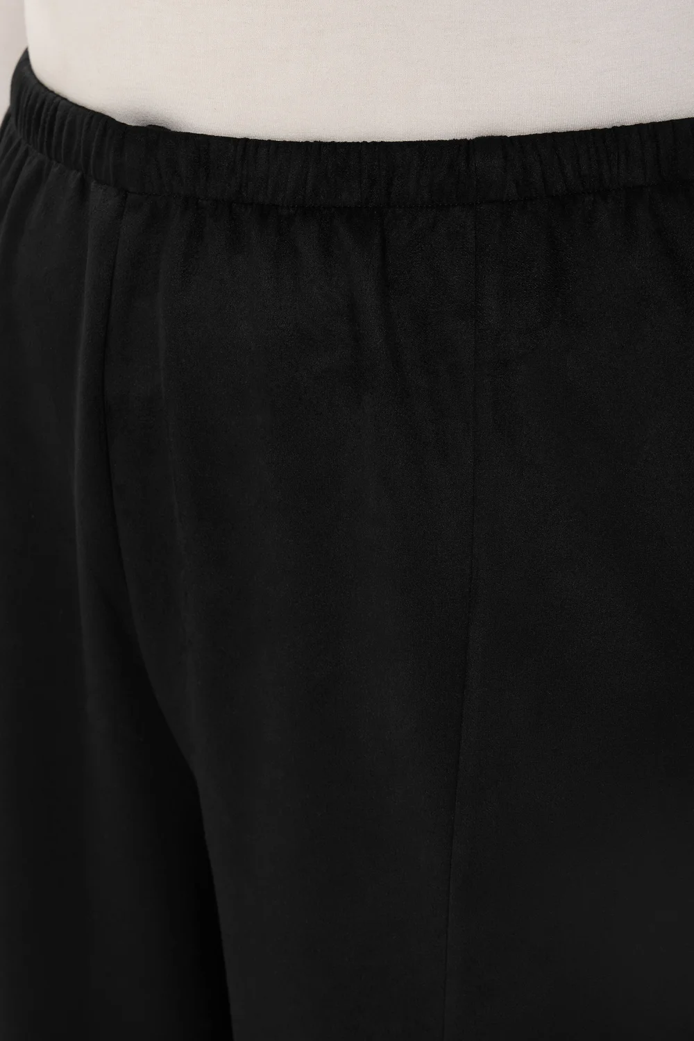 Yours Curve Black Faux Suede Barrel Leg Trousers - 26-28/L30 Image 4