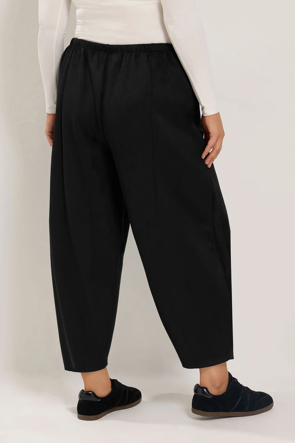 Yours Curve Black Faux Suede Barrel Leg Trousers - 26-28/L30 Image 3