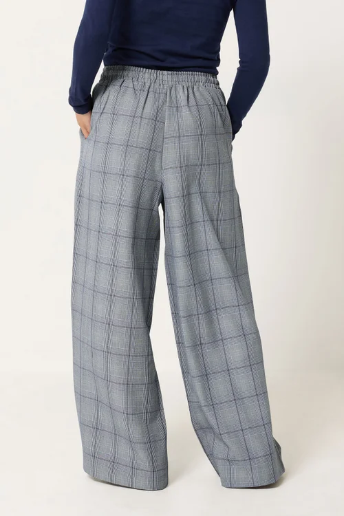 PixieGirl Petite Grey Check Wide Leg Trousers - 6/L27 Image 3