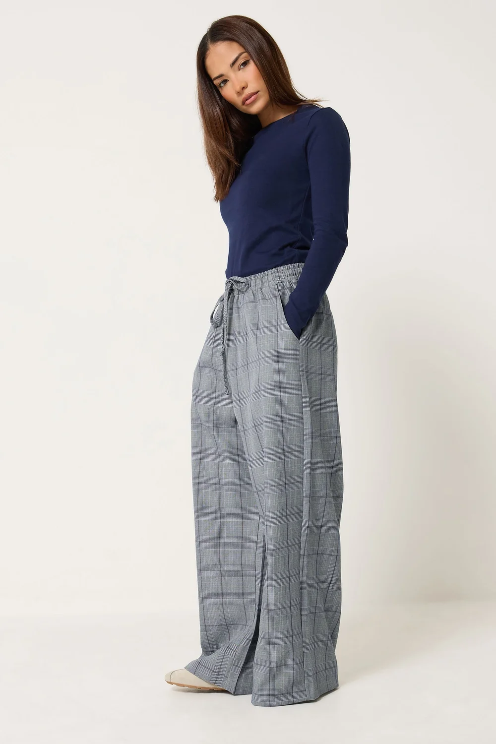 PixieGirl Petite Grey Check Wide Leg Trousers - 6/L27 Image 1