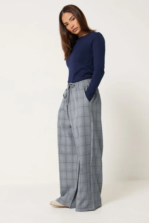 PixieGirl Petite Grey Check Wide Leg Trousers - 6/L27 Image 1