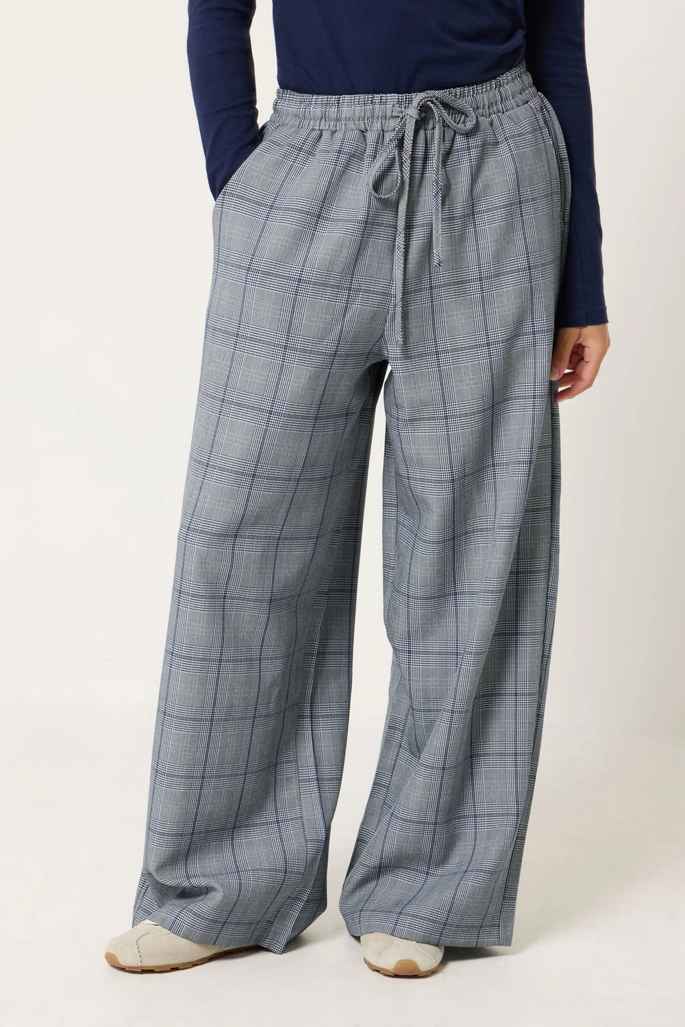PixieGirl Petite Grey Check Wide Leg Trousers - 6/L27 Image 2
