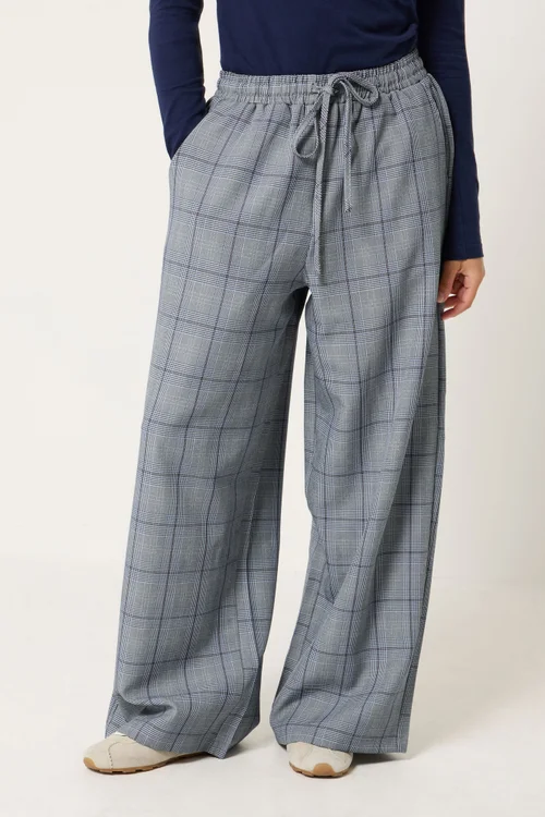 PixieGirl Petite Grey Check Wide Leg Trousers - 6/L27 Image 2