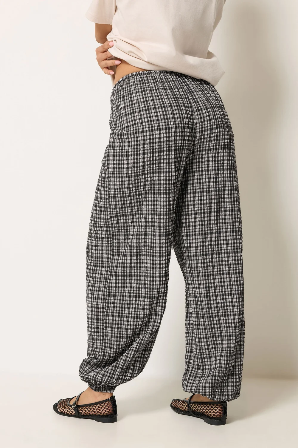 PixieGirl Petite Grey Check Crinkle Balloon Trousers - 14/L27 Image 3