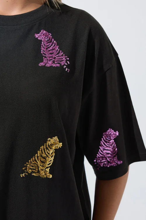 Yours Limited Curve Black Tiger Sequin T-Shirt - 22-24 Image 4