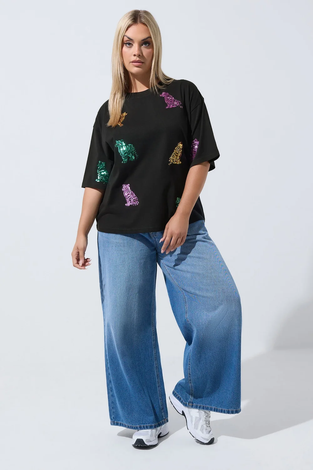 Yours Limited Curve Black Tiger Sequin T-Shirt - 22-24 Image 2