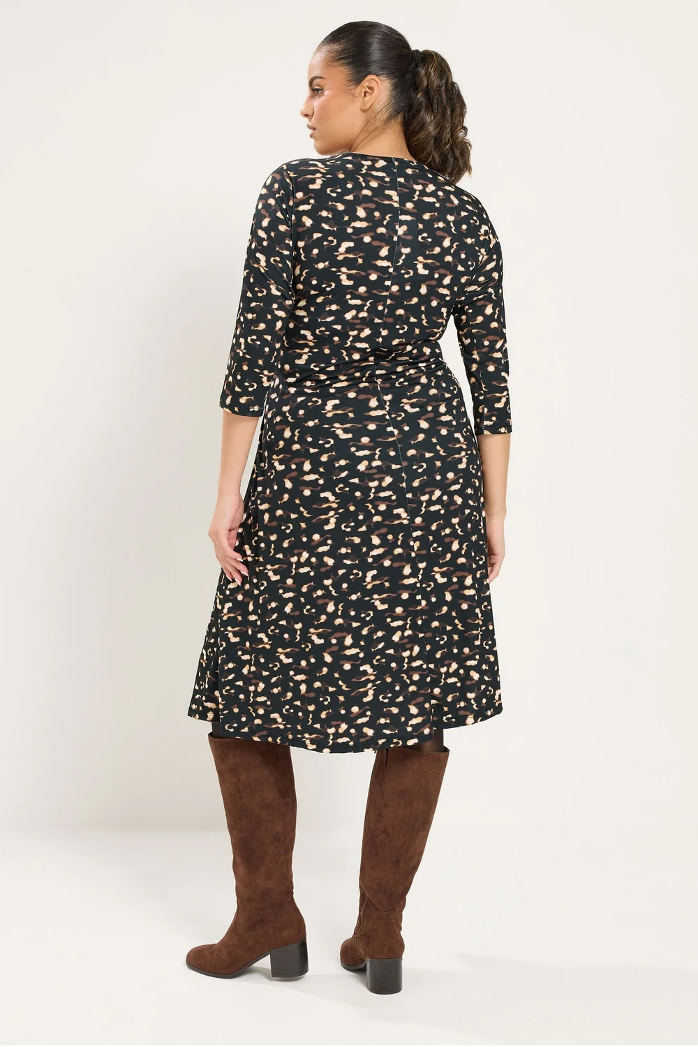 Yours Curve Black Abstract Twist Front Midi Dress - 20 Image 3