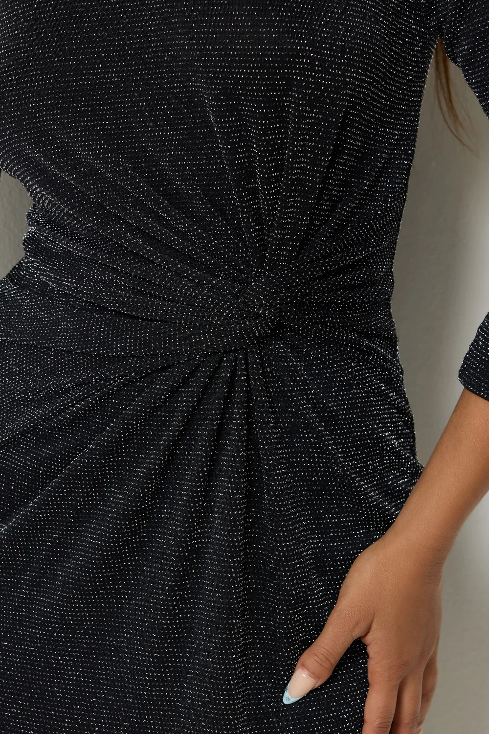 PixieGirl Petite Black Brillo Twist Detail Midi Dress - 8 Image 4